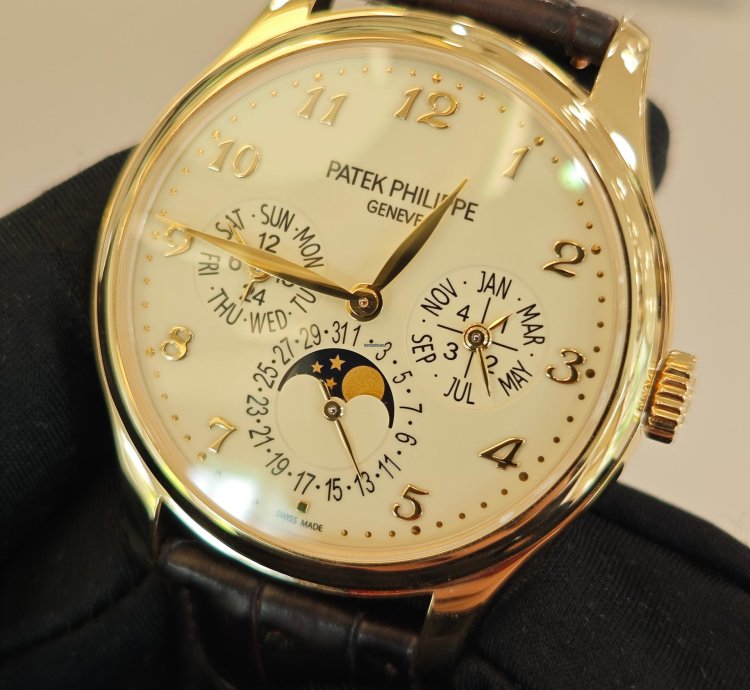 Patek Philippe Perpetual Calendar 5327j-001