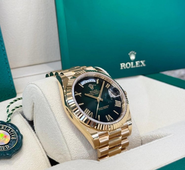 Rolex Day-date 40 Yellow Gold Ombre Green Roman Dial 2025
