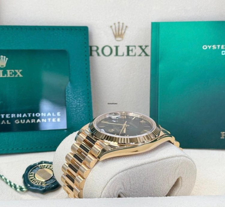Rolex Day-date 40 Yellow Gold Ombre Green Roman Dial 2025