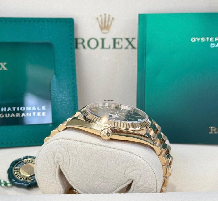 Rolex Day-date 40 Yellow Gold Ombre Green Roman Dial 2025