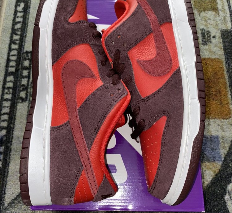 Nike Sb Dunk Low Cherry