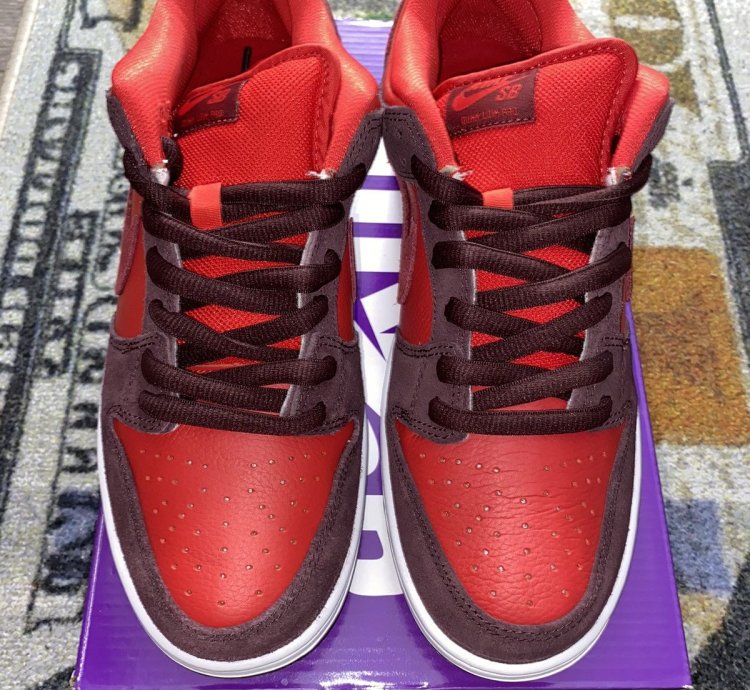 Nike Sb Dunk Low Cherry