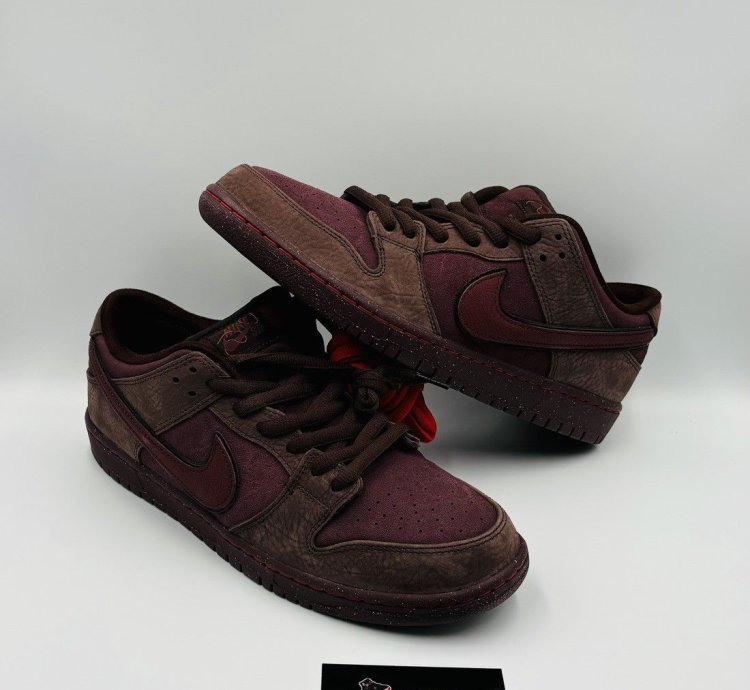 Nike Sb Dunk Low City Of Love Burgundy Crush Size 12 Men