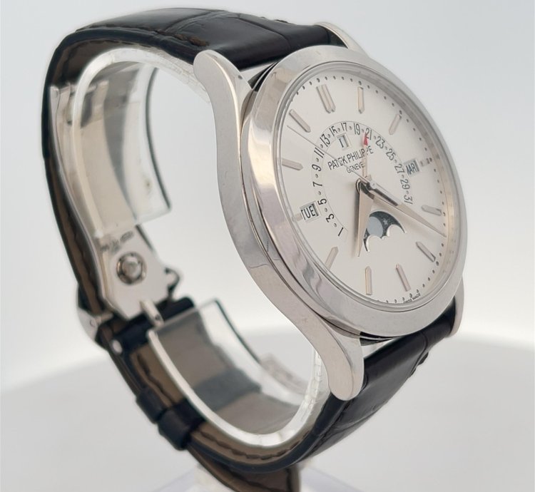 Patek Philippe Perpetual Calendar 5496p-001