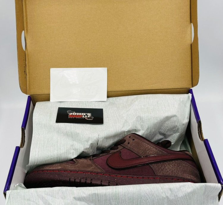 Nike Sb Dunk Low City Of Love Burgundy Crush Size 12 Men