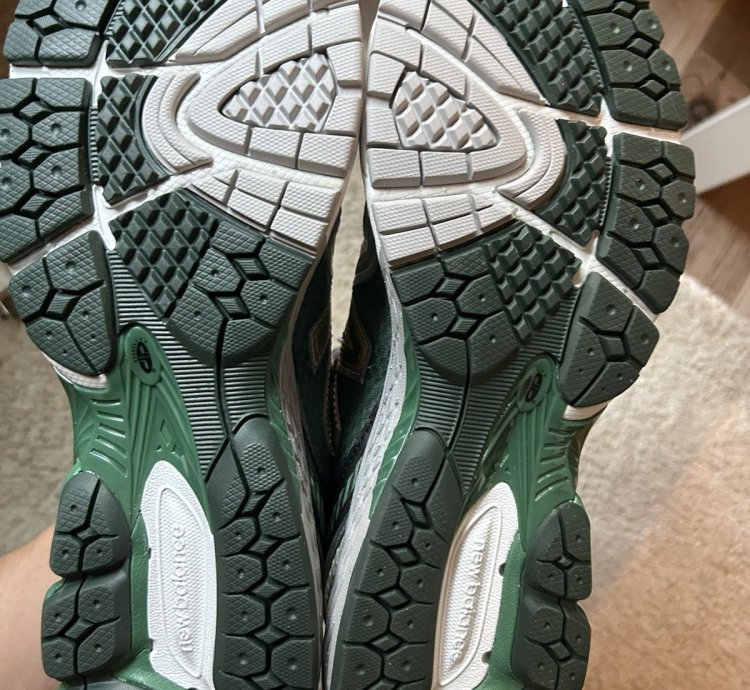 Aime Leon Dore New Balance 860 V2 Size 11 Green