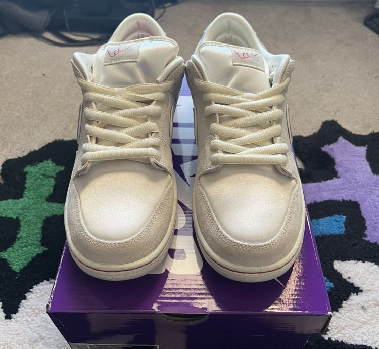 Nike Sb Dunk Low City Of Love Sz10
