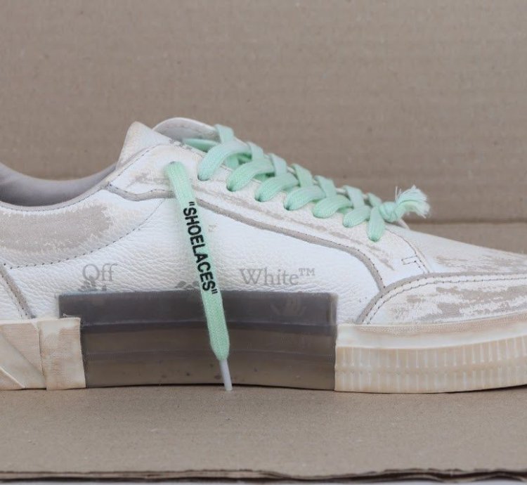 3 Low Vulcanized Distressed Sneakers In White Navy Blue