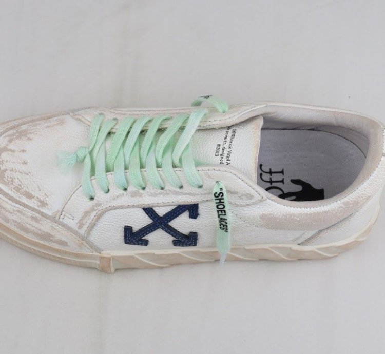3 Low Vulcanized Distressed Sneakers In White Navy Blue