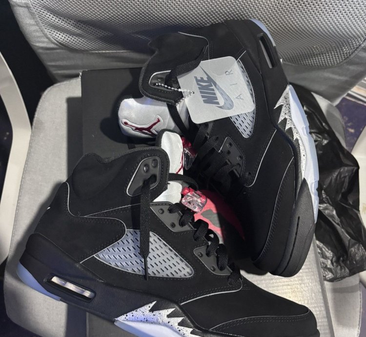 Jordan 5 Retro Og Black Metallic Reimagined Size 10 5