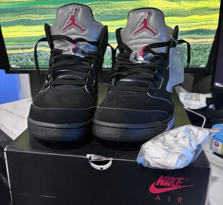 Jordan 5 Retro Og Black Metallic Reimagined Size 10 5