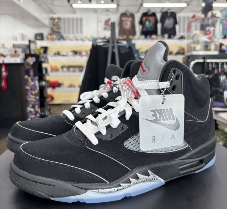 Jordan 5 Retro Og Black Metallic Reimagined Sz 11