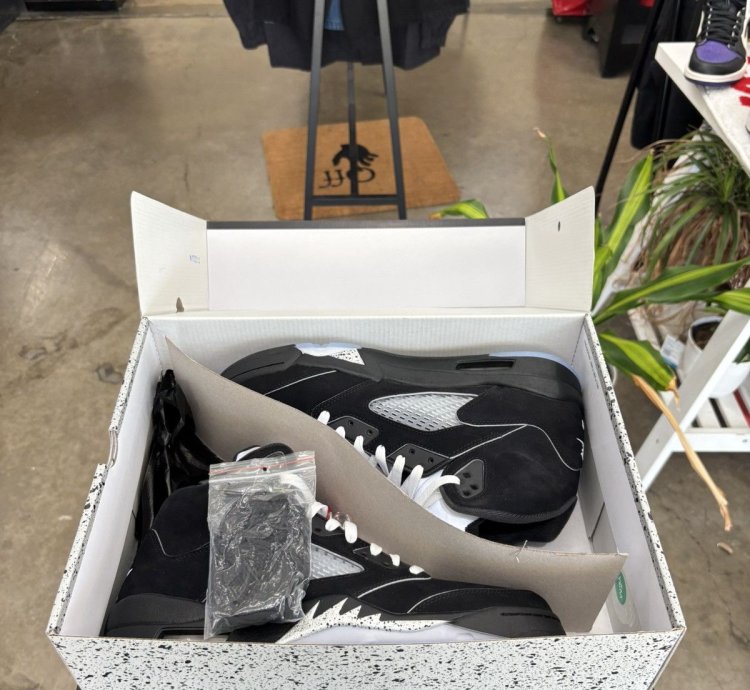 Jordan 5 Retro Og Black Metallic Reimagined Sz 11