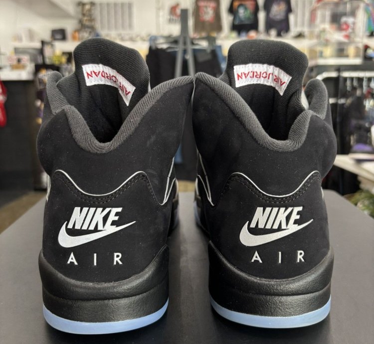 Jordan 5 Retro Og Black Metallic Reimagined Sz 11