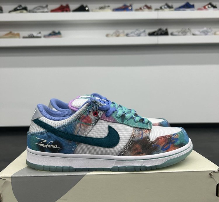 72088 Nike Sb Dunk Low Futura Laboratories Bleached Aqua