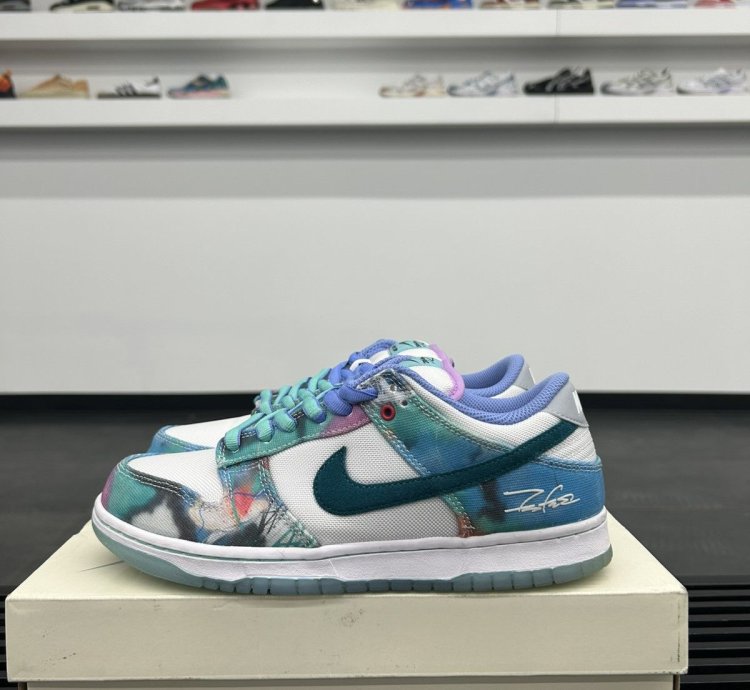 72088 Nike Sb Dunk Low Futura Laboratories Bleached Aqua