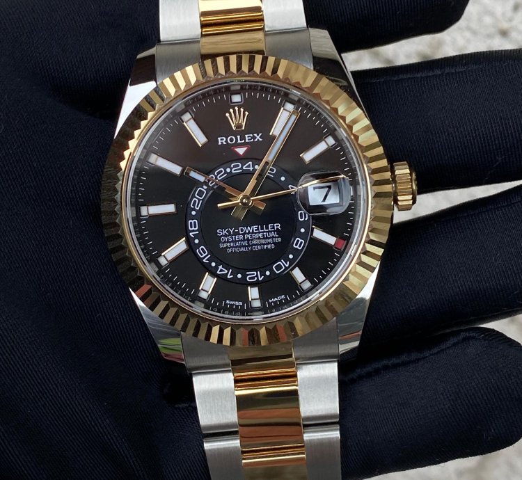 Rolex Sky-dweller In Hand 2022 Sky-dweller 326933 18k Steel Black Yellow Gold Oyster