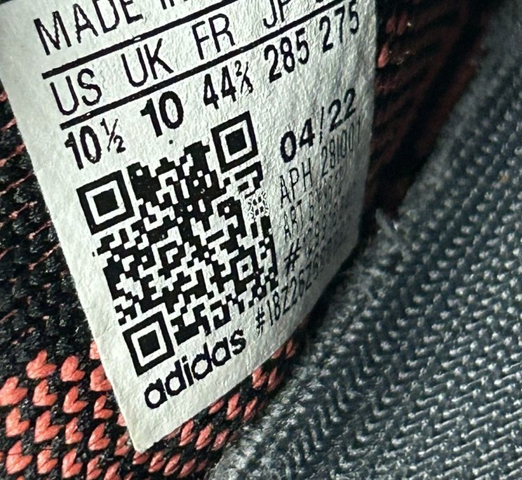 75572 Yeezy Boost 350 V2 Core Black Red