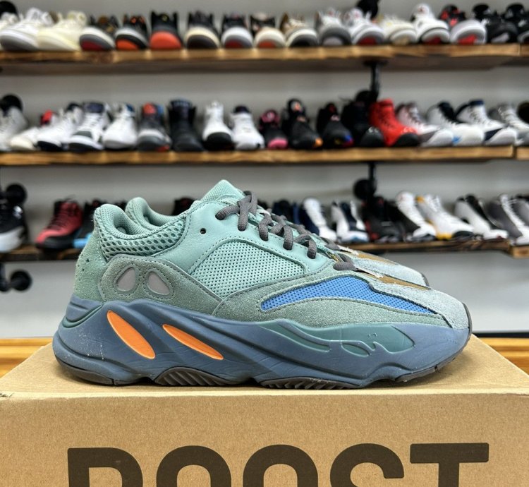 76005 Yeezy Boost 700 Faded Azure
