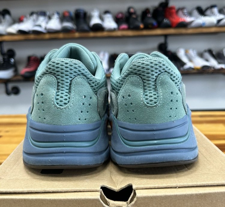76005 Yeezy Boost 700 Faded Azure