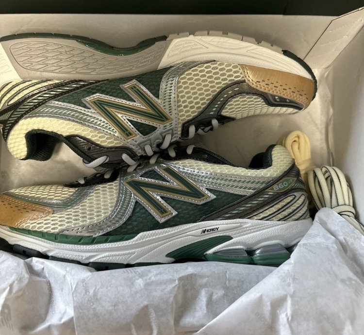 Aime On Dore New Balance 860v2