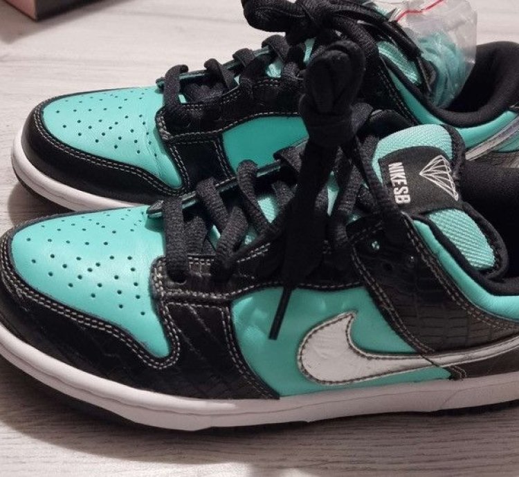 Nike Sb Dunk Low Diamond Supply Co Tiffany