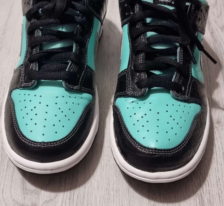 Nike Sb Dunk Low Diamond Supply Co Tiffany