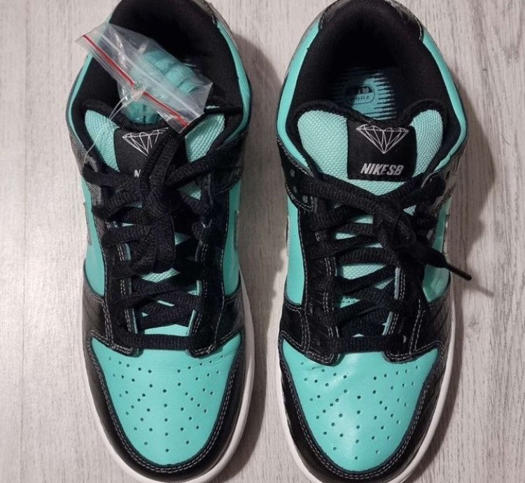 Nike Sb Dunk Low Diamond Supply Co Tiffany