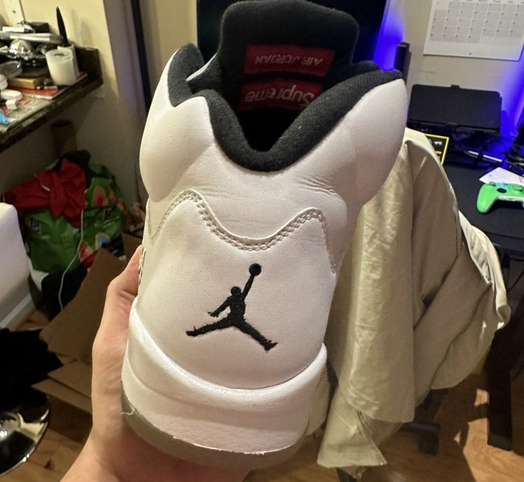 Jordan 5 Supreme Nike