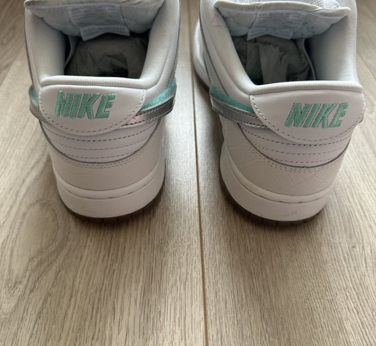 Nike Sb Dunk Low Diamond Supply Co White Diamond