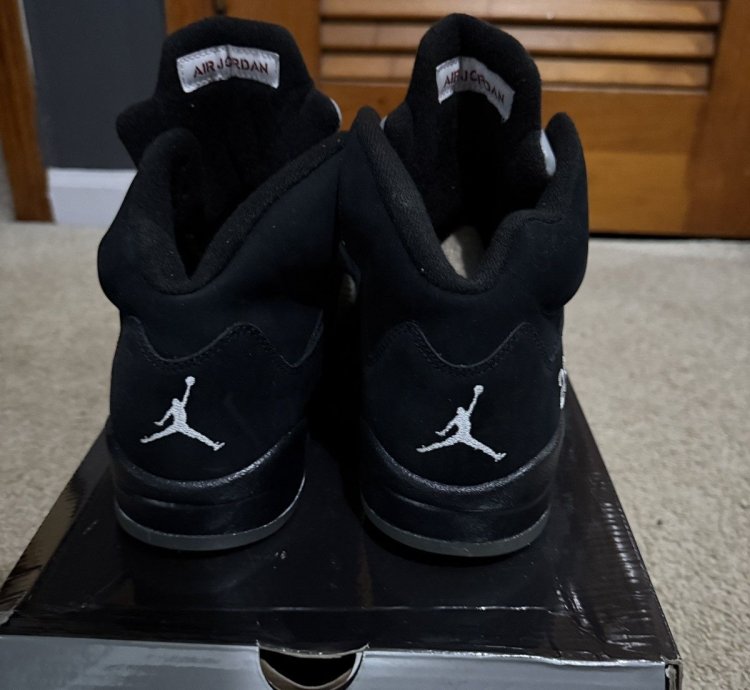 Jordan 5s Metallic 2011 Size 8