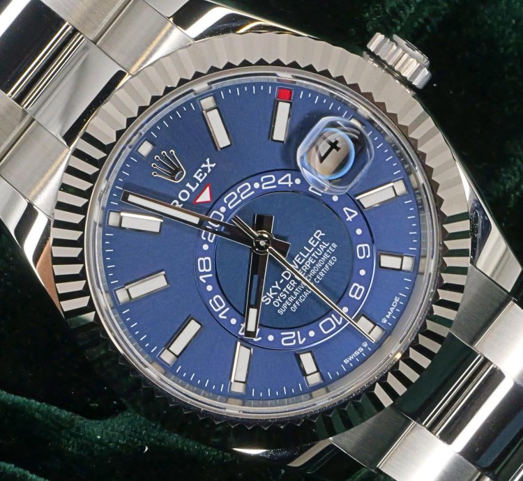 Rolex Sky-dweller Mint Complete Set Sky Dweller Sunray Blue Dial White Gold Steel Oyster 336934-0005