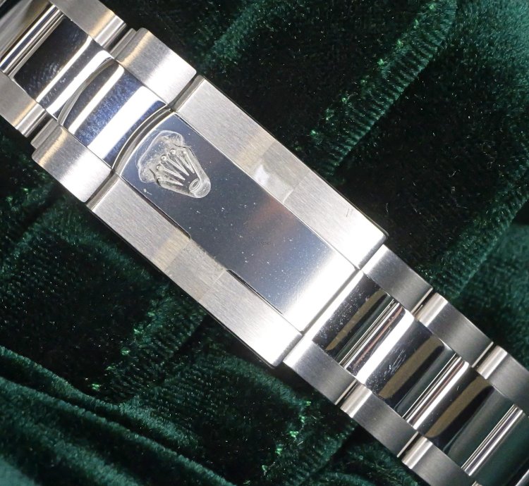Rolex Sky-dweller Mint Complete Set Sky Dweller Sunray Blue Dial White Gold Steel Oyster 336934-0005
