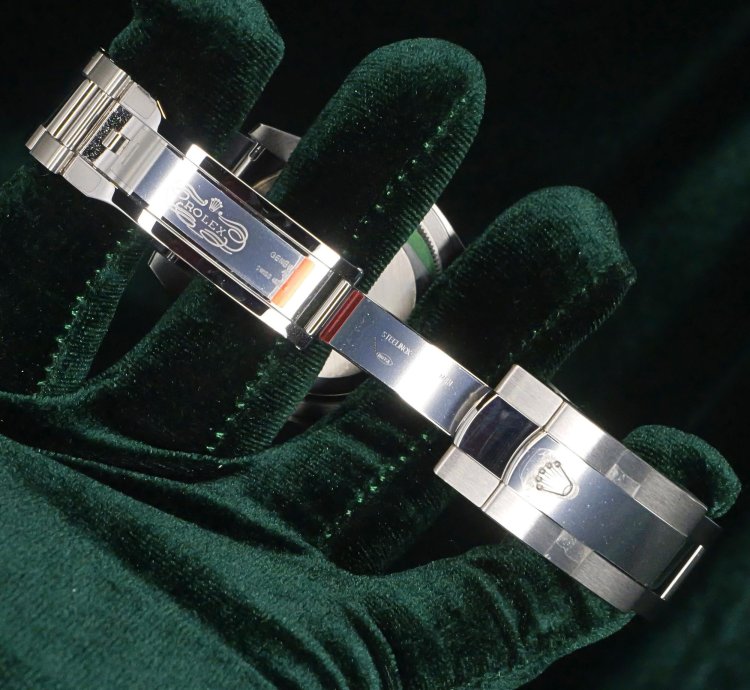 Rolex Sky-dweller Mint Complete Set Sky Dweller Sunray Blue Dial White Gold Steel Oyster 336934-0005
