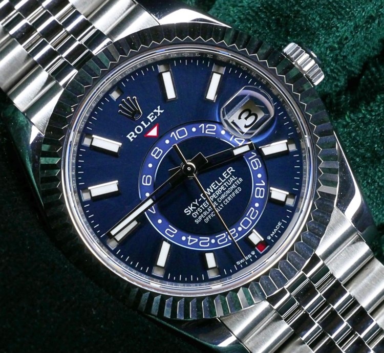 Rolex Sky-dweller Mint Complete Set Sky-dweller Blue Dial Jubilee 42mm Stainless Steel 336934