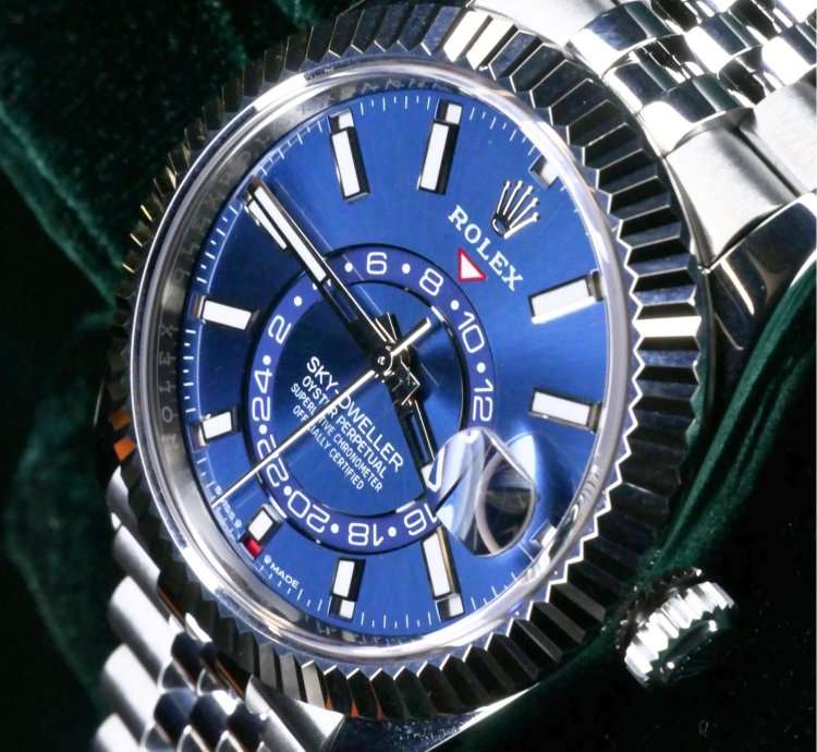 Rolex Sky-dweller Mint Complete Set Sky-dweller Blue Dial Jubilee 42mm Stainless Steel 336934