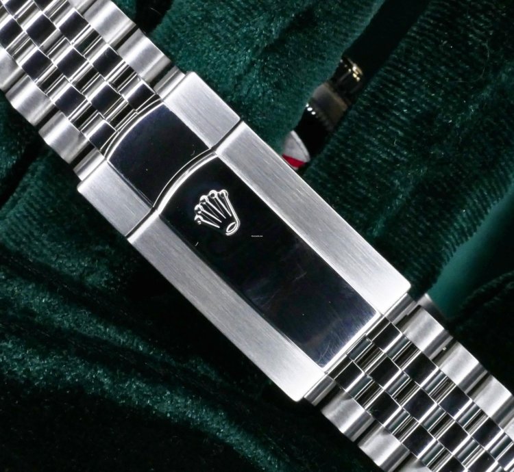 Rolex Sky-dweller Mint Complete Set Sky-dweller Blue Dial Jubilee 42mm Stainless Steel 336934