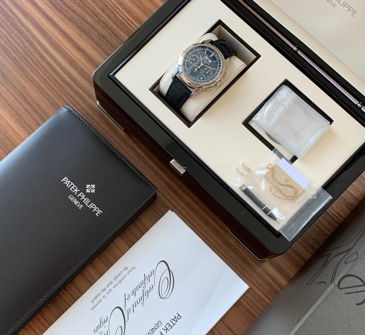 Patek Philippe Perpetual Calendar Chronograph 5270g Blue Dial Perpetual Calendar Chronograph