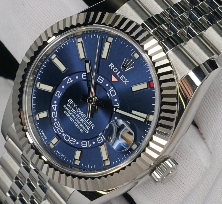 Rolex Sky-dweller Mint Complete Set Sky-dweller Blue Dial Jubilee Bracelet Fluted Bezel Steel 326934