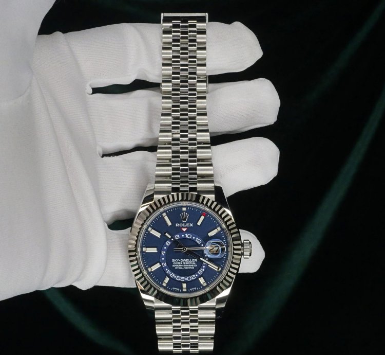 Rolex Sky-dweller Mint Complete Set Sky-dweller Blue Dial Jubilee Bracelet Fluted Bezel Steel 326934