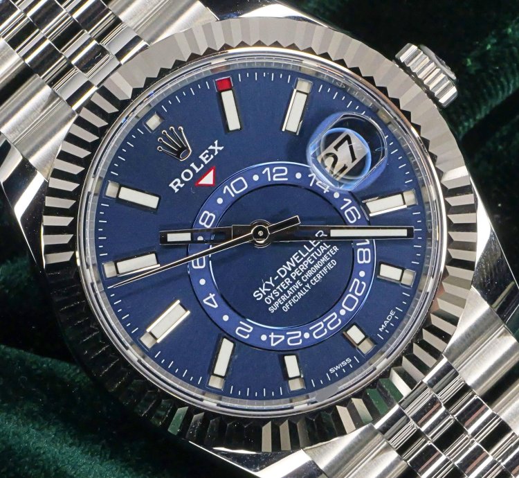 Rolex Sky-dweller Mint Complete Set Sky-dweller Blue Dial Jubilee Bracelet Fluted Bezel Steel 326934