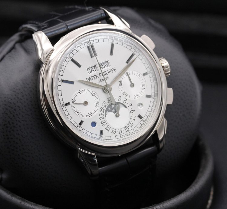 Patek Philippe Perpetual Calendar Chronograph 5270g-001