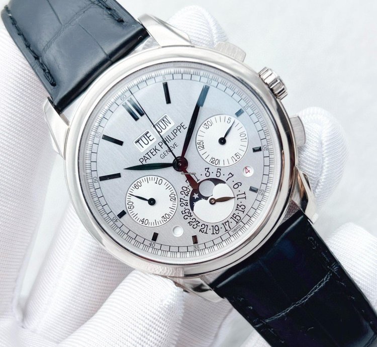 Patek Philippe Perpetual Calendar Chronograph 5270g-001