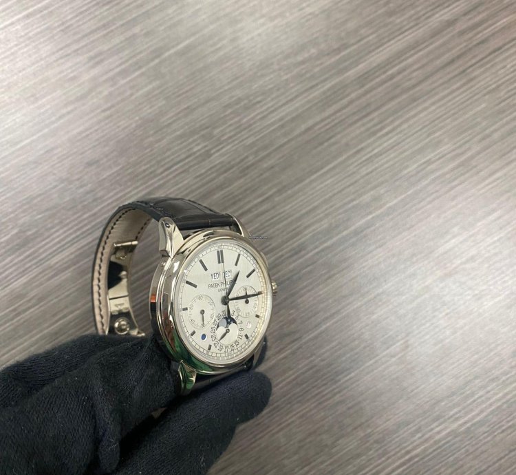 Patek Philippe Perpetual Calendar Chronograph 5270g-001 Perpetual Calendar Chronograph