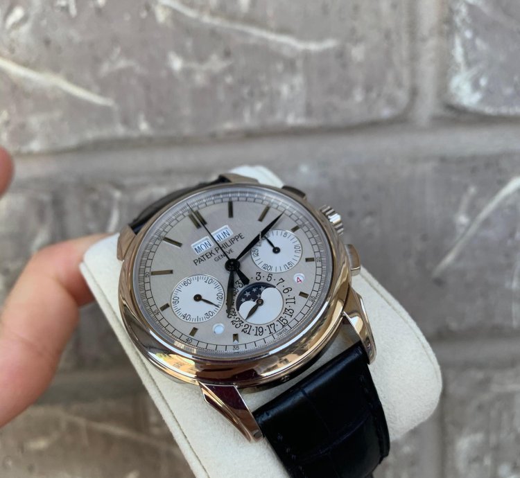 Patek Philippe Perpetual Calendar Chronograph 5270g-001 White Gold Perpetual Calendar