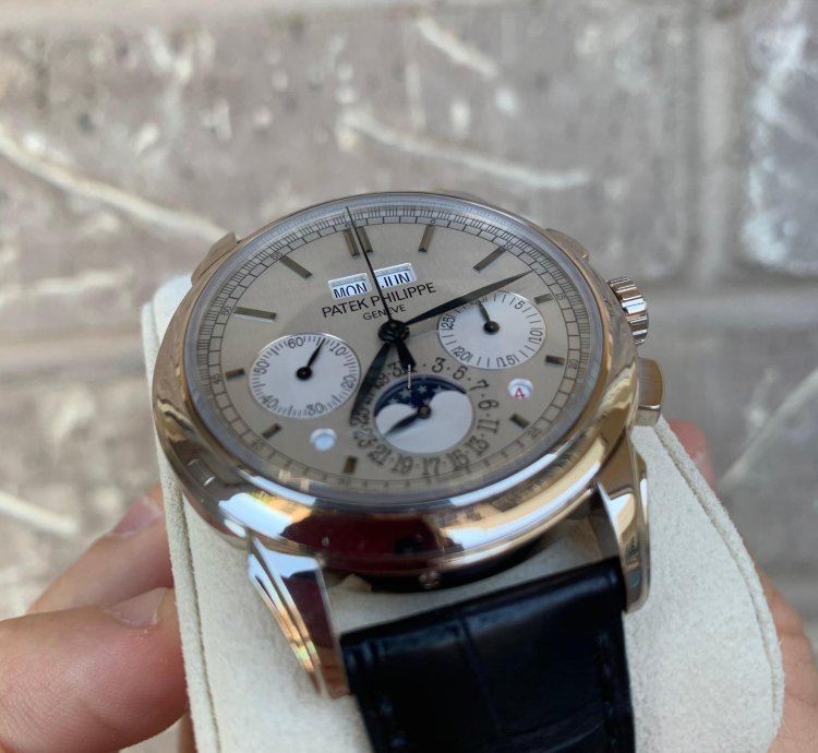 Patek Philippe Perpetual Calendar Chronograph 5270g-001 White Gold Perpetual Calendar