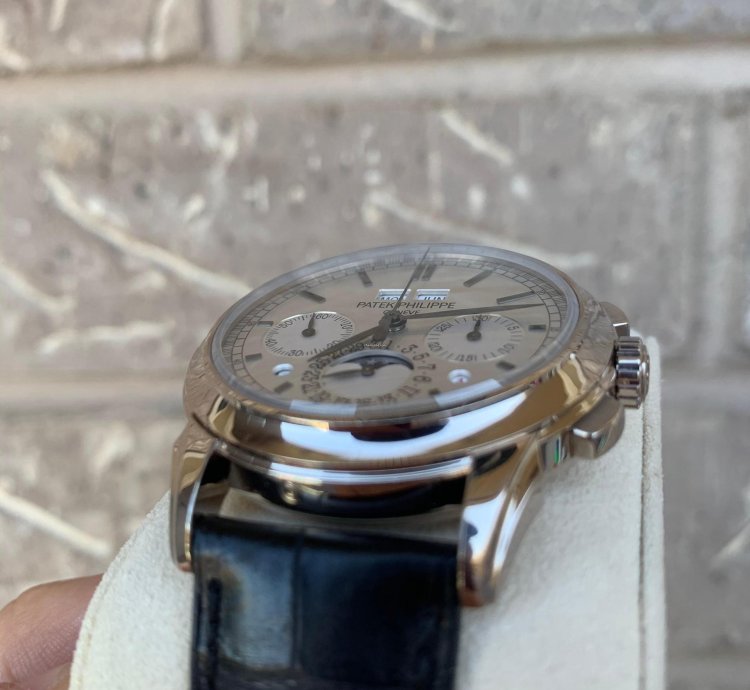 Patek Philippe Perpetual Calendar Chronograph 5270g-001 White Gold Perpetual Calendar