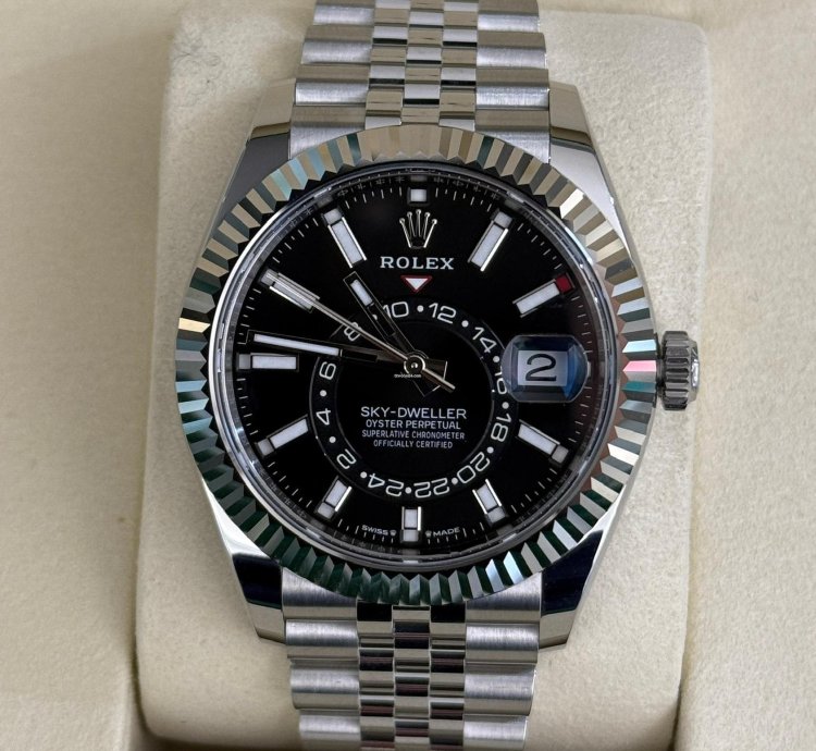 Rolex Sky-dweller Nero Nuovo 2025 Full Set Con Documenti Scatola Rolex