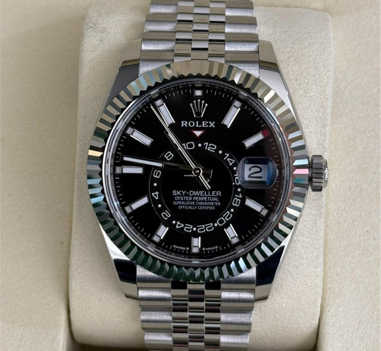 Rolex Sky-dweller Nero Nuovo 2025 Full Set Con Documenti Scatola Rolex