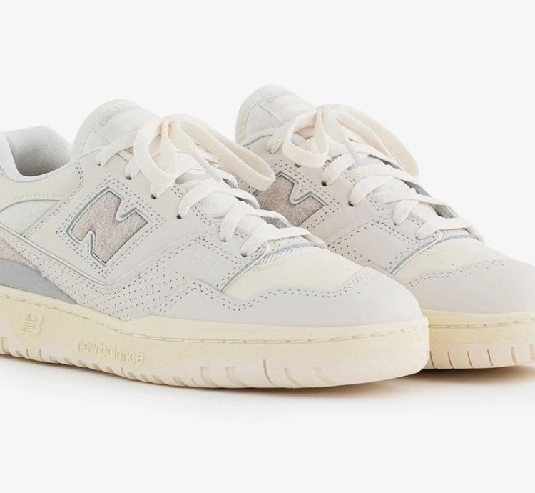 Ald New Balance 550 - Us 9 5 White - Aime Leon Dore In Hand